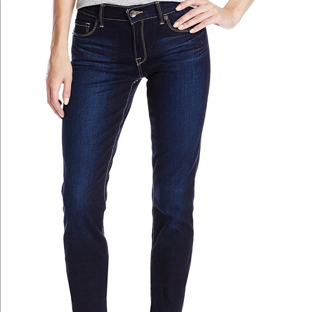 Lucky brand Sophia straight, size 6/28(ankle) in a beautiful deep blue